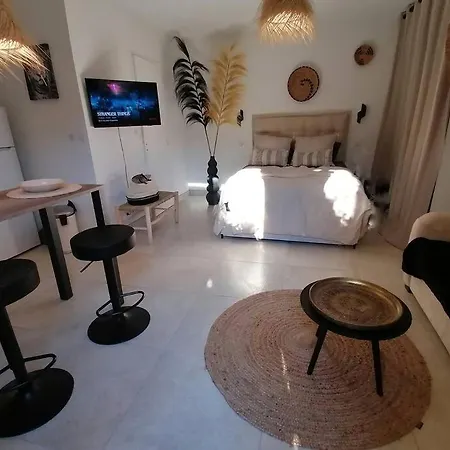 Superbe Studio Ethnique * Hyeres
